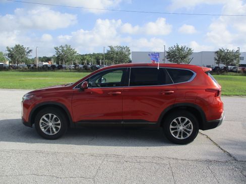 Used 2019 Hyundai Santa Fe SE FWD image 4