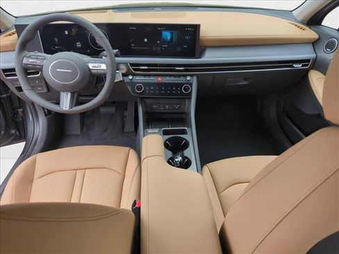 New 2025 Hyundai Sonata Limited image 17