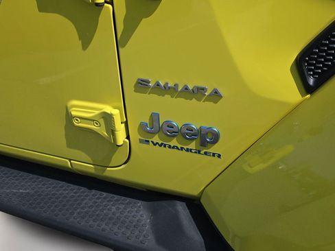 Used 2023 Jeep Wrangler Unlimited Sahara w/ Cold Weather Group AWD/4WD image 84