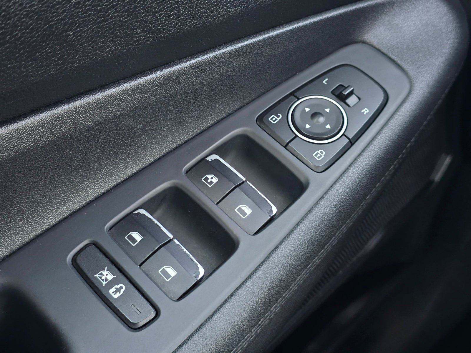 Used 2019 Hyundai Santa Fe SE AWD/4WD image 22
