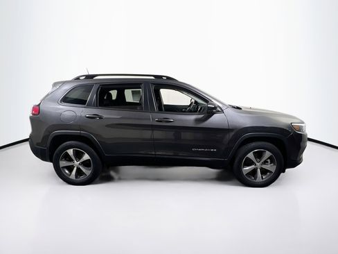 Used 2022 Jeep Cherokee Limited image 4