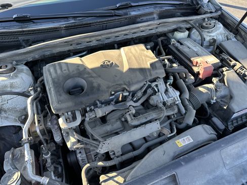 Used 2018 Toyota Camry LE image 30