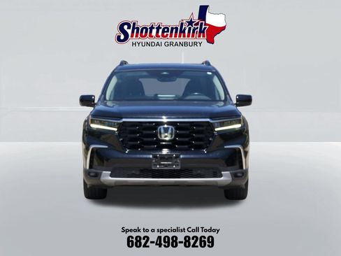 Used 2023 Honda Pilot Touring image 2