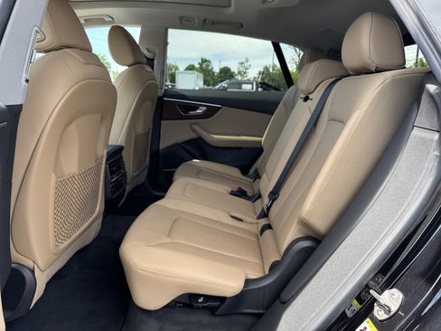 Used 2019 Audi Q8 Premium Plus AWD/4WD image 28