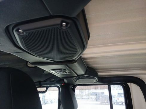 Used 2020 Jeep Gladiator Sport w/ Quick Order Package 24S image 16