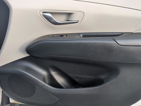 Used 2025 Hyundai Tucson SE image 22