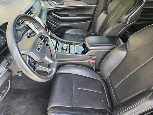 Used 2021 Jeep Grand Cherokee L Overland w/ Luxury Tech Group IV image 13