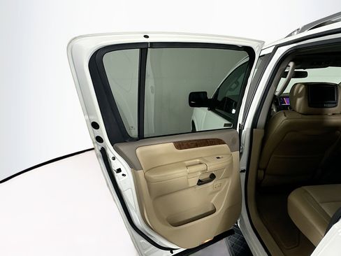 Used 2014 Nissan Armada Platinum image 26