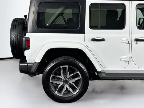 Used 2024 Jeep Wrangler Unlimited w/ Convenience Group AWD/4WD image 43