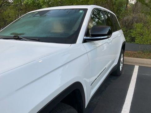 Used 2023 Jeep Grand Cherokee Limited image 11