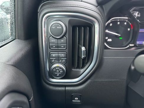 Used 2023 GMC Sierra 3500 SLT image 13