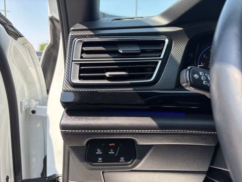 Used 2024 Volkswagen Atlas Cross Sport SEL Premium R-Line AWD/4WD image 16