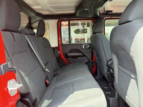 Used 2024 Jeep Wrangler Unlimited Sahara AWD/4WD image 19