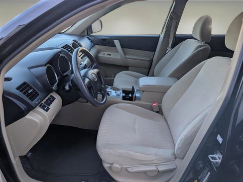 Used 2011 Toyota Highlander 2WD image 10