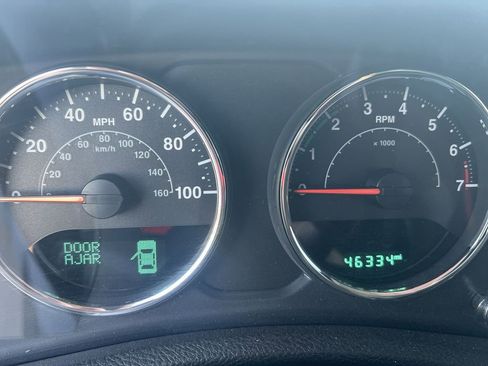 Used 2018 Jeep Wrangler Sport image 18