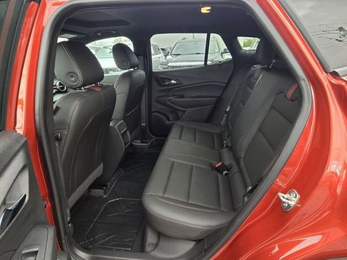 Used 2024 Chevrolet Trax RS w/ Sunroof Package FWD image 14