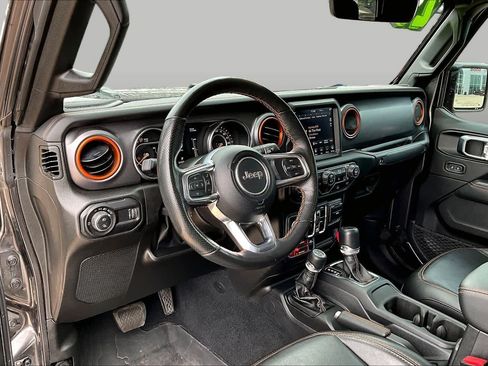 Used 2023 Jeep Gladiator Mojave w/ Cold Weather Group AWD/4WD image 17