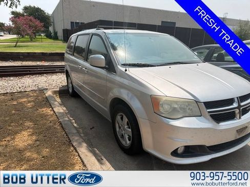 Used 2011 Dodge Grand Caravan Crew FWD image 2