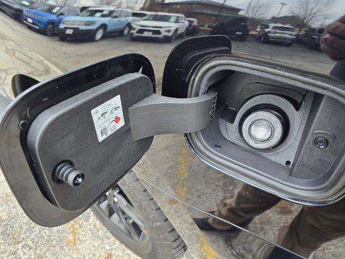 Used 2022 Ford Expedition XLT image 23