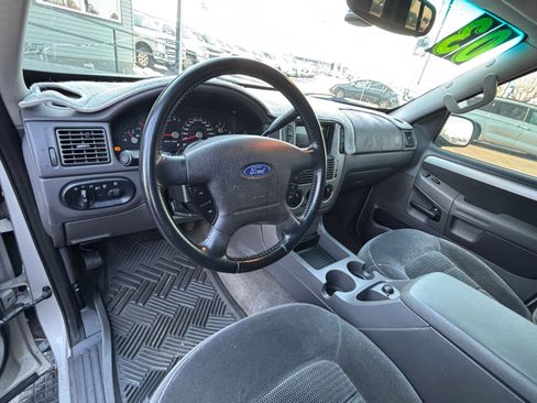 Used 2003 Ford Explorer XLT image 12