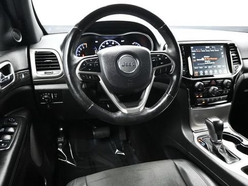 Used 2019 Jeep Grand Cherokee Altitude RWD image 11