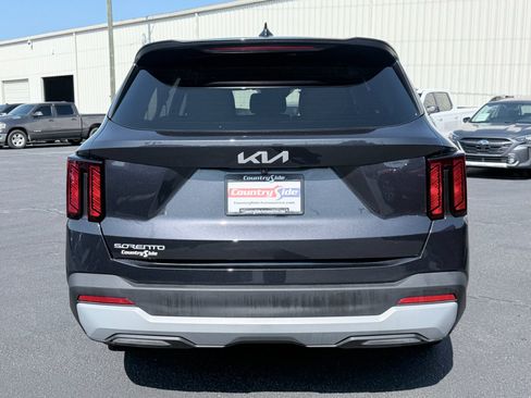 Used 2026 Kia Sorento LX FWD image 8