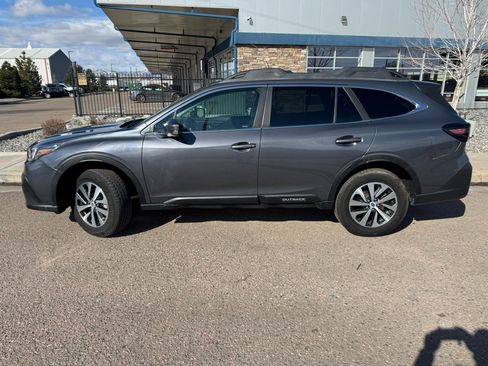 Used 2022 Subaru Outback Premium image 2