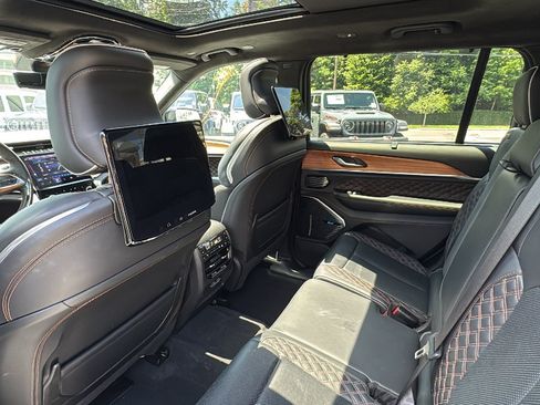 Certified 2024 Jeep Grand Cherokee L Summit AWD/4WD image 31