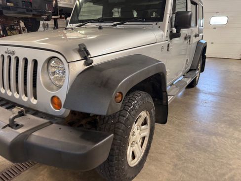 Used 2012 Jeep Wrangler Unlimited Sport AWD/4WD image 48