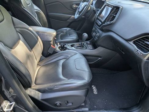 Used 2019 Jeep Cherokee Limited AWD/4WD image 34