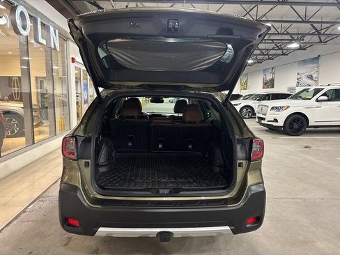 Used 2025 Subaru Outback Touring XT AWD/4WD image 8