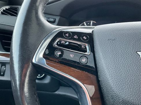 Used 2020 Cadillac Escalade ESV Premium Luxury image 15