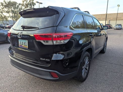 Used 2017 Toyota Highlander XLE image 6