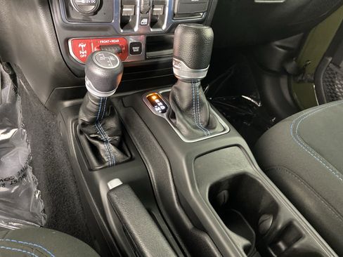 Used 2023 Jeep Wrangler Unlimited Rubicon 4xe w/ Cold Weather Group AWD/4WD image 30