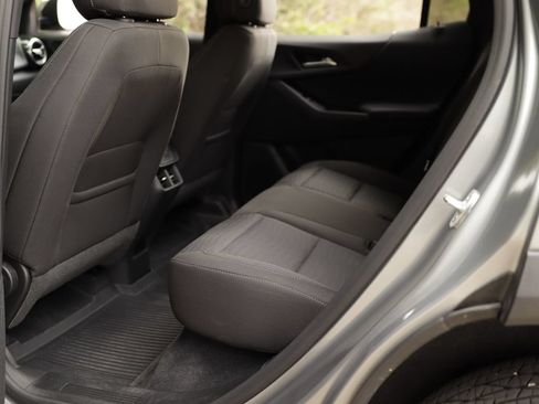 Used 2026 Chevrolet Equinox LT w/ Safety and Technology Package FWD image 26