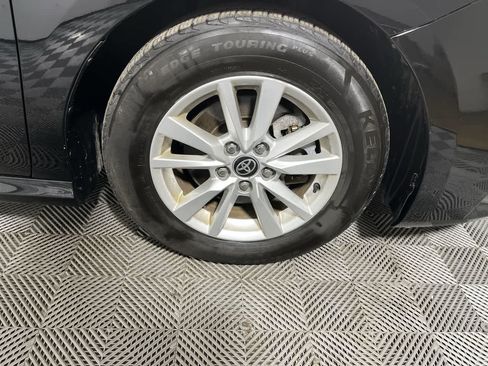 Used 2025 Toyota Camry LE FWD image 10