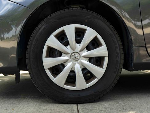 Used 2013 Toyota Corolla L FWD image 14