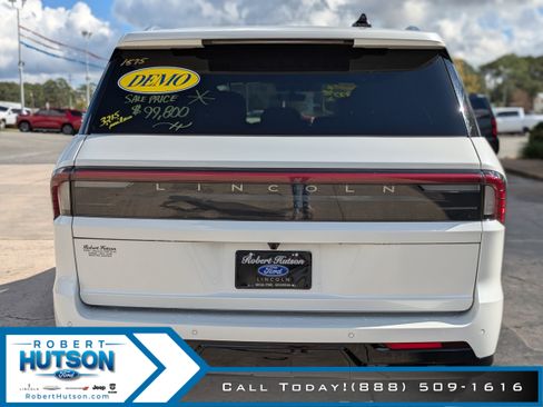 New 2025 Lincoln Navigator Reserve image 7