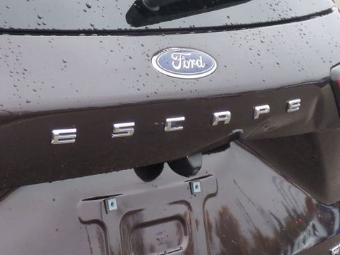 Certified 2023 Ford Escape Platinum w/ Premium Technology Package image 13