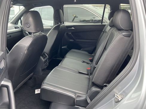Used 2022 Volkswagen Tiguan SE R-Line image 7