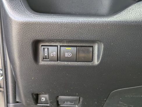 Used 2023 Toyota RAV4 LE AWD/4WD image 16