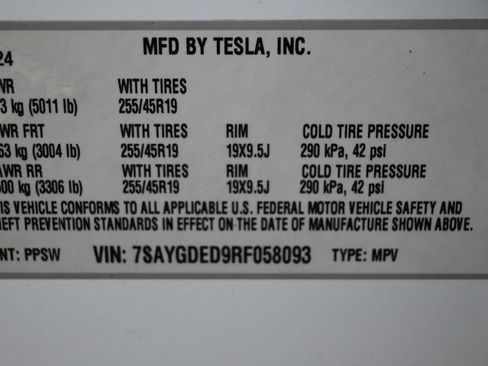 Used 2024 Tesla Model Y 2WD image 5