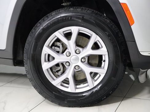 Used 2022 Jeep Grand Cherokee L Limited image 17