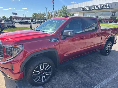 Used 2023 GMC Sierra 1500 AT4 w/ AT4 Premium Package AWD/4WD image 5