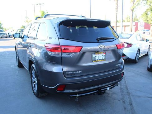Used 2018 Toyota Highlander XLE image 5