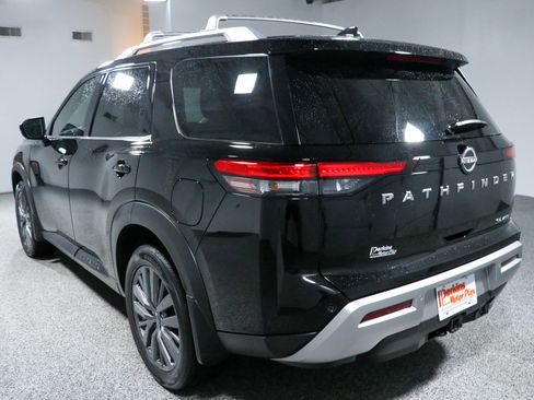 Used 2025 Nissan Pathfinder SL w/ SL Premium Package AWD/4WD image 9