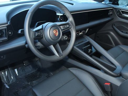 New 2026 Porsche Macan 4 Electric image 4