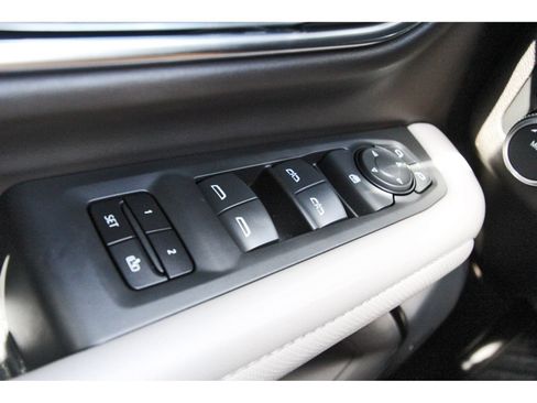Used 2023 GMC Yukon XL SLT RWD image 20