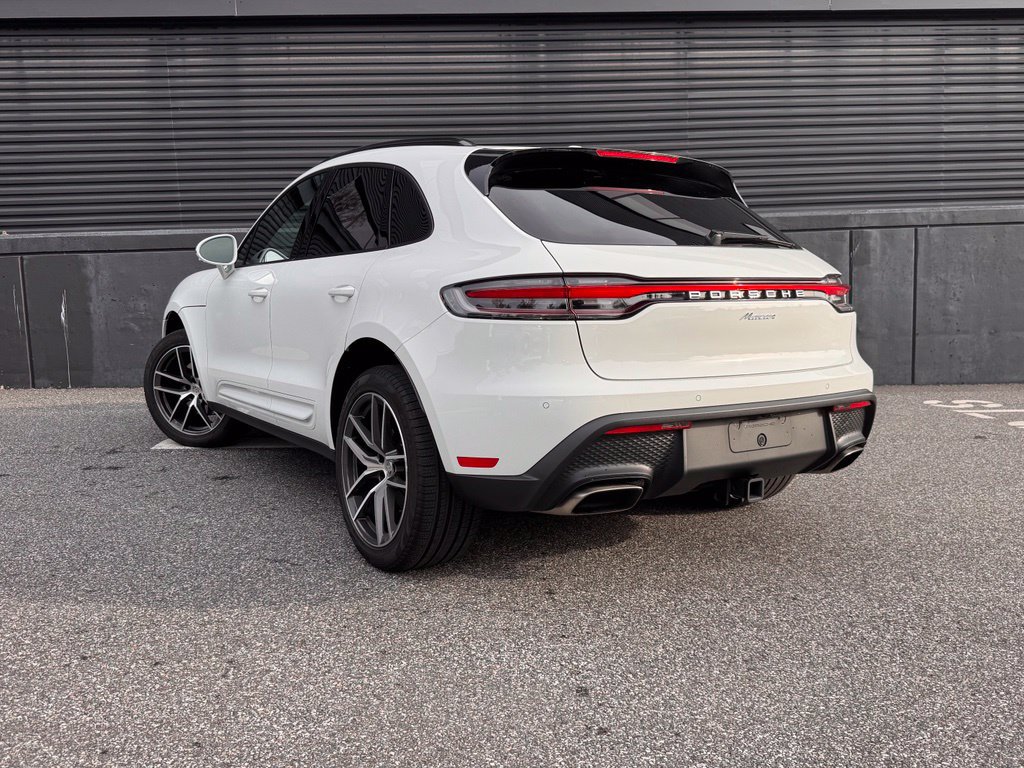 Certified 2026 Porsche Macan AWD/4WD image 3