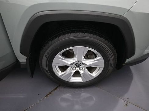 Used 2021 Toyota RAV4 XLE AWD/4WD image 30